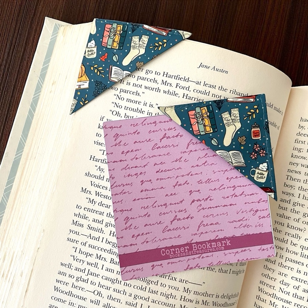 Cozy Fall Corner Bookmark – Faux Leather Book Lover Gift, Pumpkin Fall Design